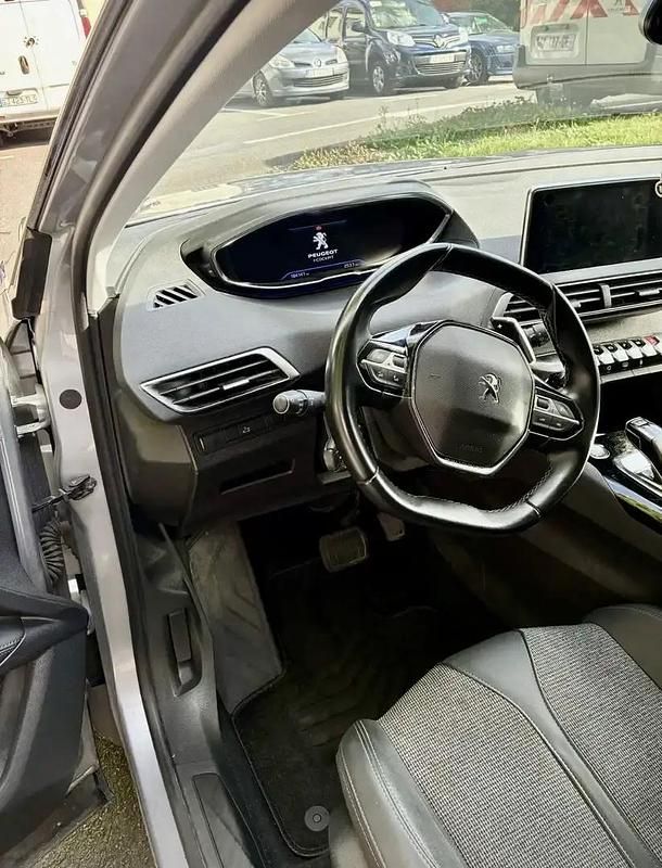Utilisé 2020 Peugeot 5008 Allure Monospace | 12 500 € (Prix juste) - Image 1/4