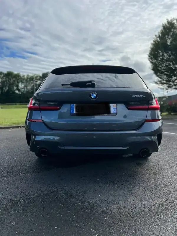 Gris Utilisé 2021 BMW 330e M Sport Break | 34 800 € (Bon prix) - Image 1/4