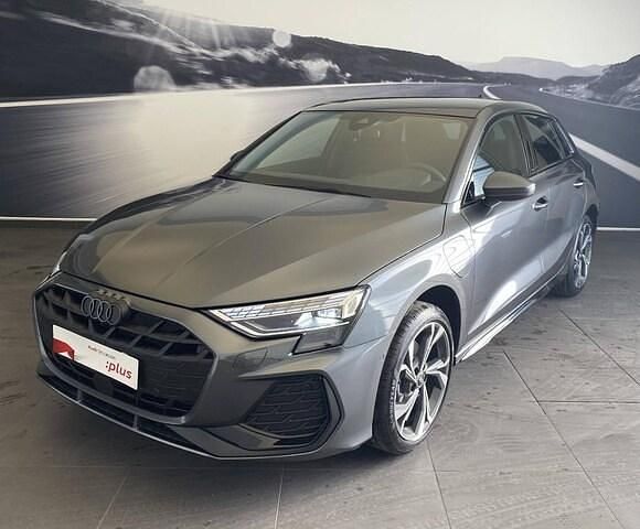 Gris daytona nacré Utilisé 2025 Audi A3 Sportback e-tron S-Line Citadine | 47 890 € - Image 1/4
