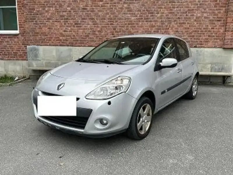 Gris Utilisé 2010 Renault Clio II Citadine | 3 500 € (Prix juste) - Image 1/4