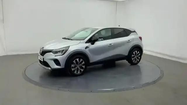 Gris highland Utilisé 2024 Renault Captur Evolution SUV | 23 289 € (Prix juste) - Image 1/4
