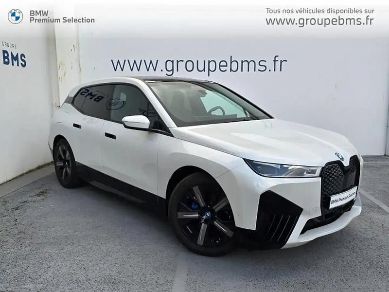 Blanc Utilisé 2023 BMW iX Sport Line SUV | 57 900 € (Prix assez cher) - Image 1/4