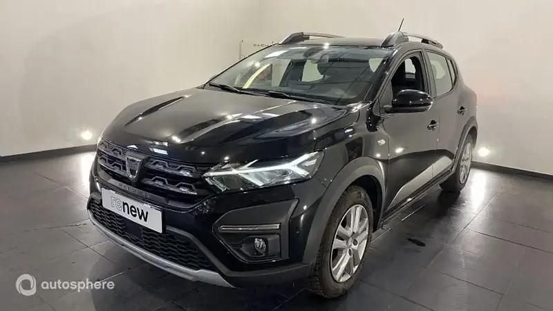 Noir Utilisé 2022 Dacia Sandero Comfort Citadine | 13 999 € (Prix juste) - Image 1/4