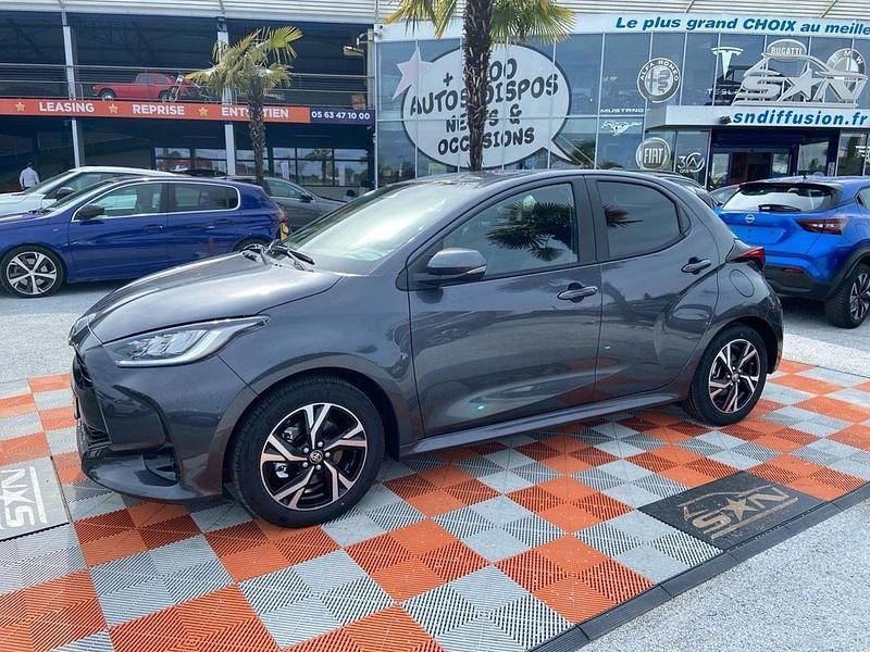 Gris atlas metal Nouvelle 2025 Toyota Yaris Hybrid Design Citadine | 24 250 € - Image 1/4