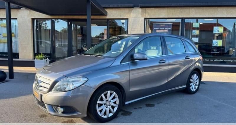 Gris Utilisé 2014 Mercedes B180 Edition Monospace | 9 990 € (Prix juste) - Image 1/4