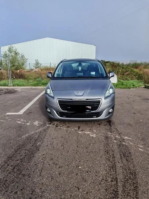 Occasion 2016 Peugeot 5008 Business-Line Monospace | 6 000 € (Bon prix) - Image 1/4