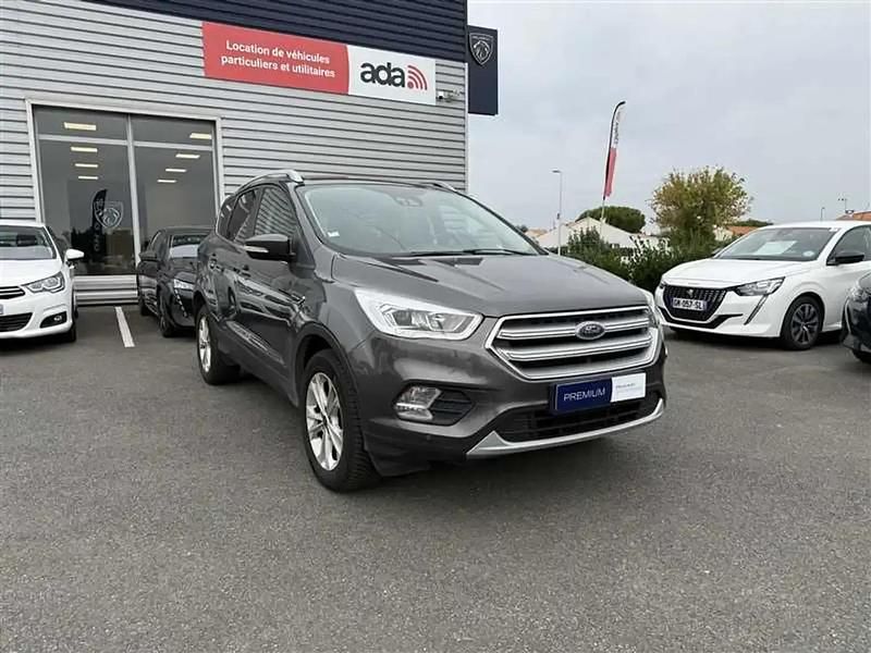 Gris Utilisé 2017 Ford Kuga Titanium SUV | 14 380 € (Prix juste) - Image 1/4
