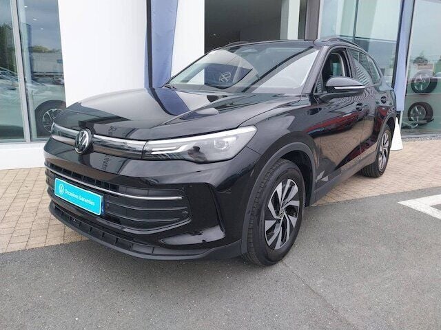 Utilisé 2025 VW Tiguan Life SUV | 35 990 € (Prix juste) - Image 1/4
