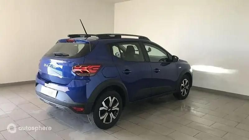 Image 2/4