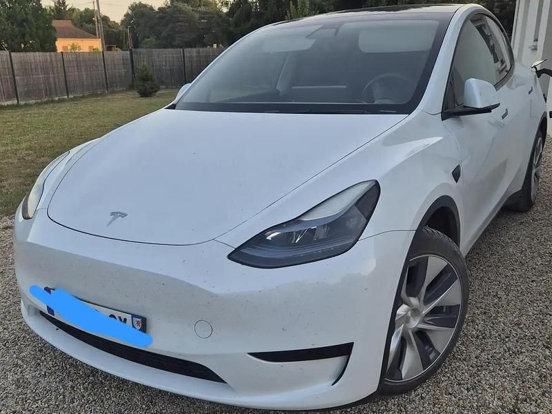 Blanc Utilisé 2022 Tesla Model Y Standard Range SUV | 25 000 € (Prix assez cher) - Image 1/4