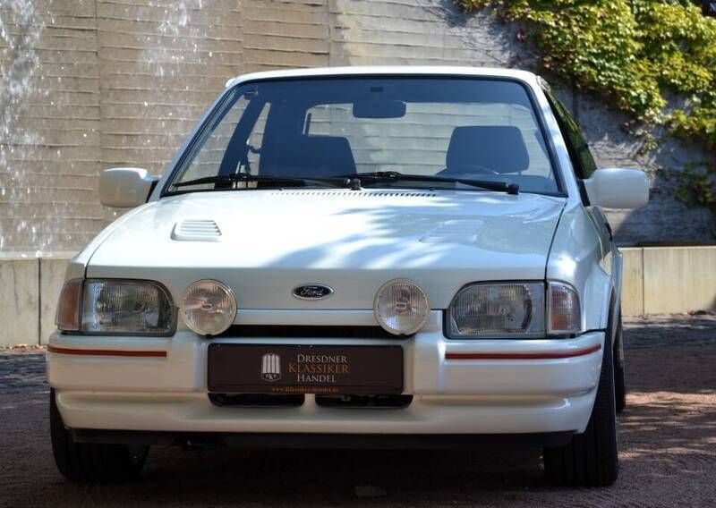 Occasion Ford Escort RS 132 ch (97 kW) 1988 Blanc Berline
