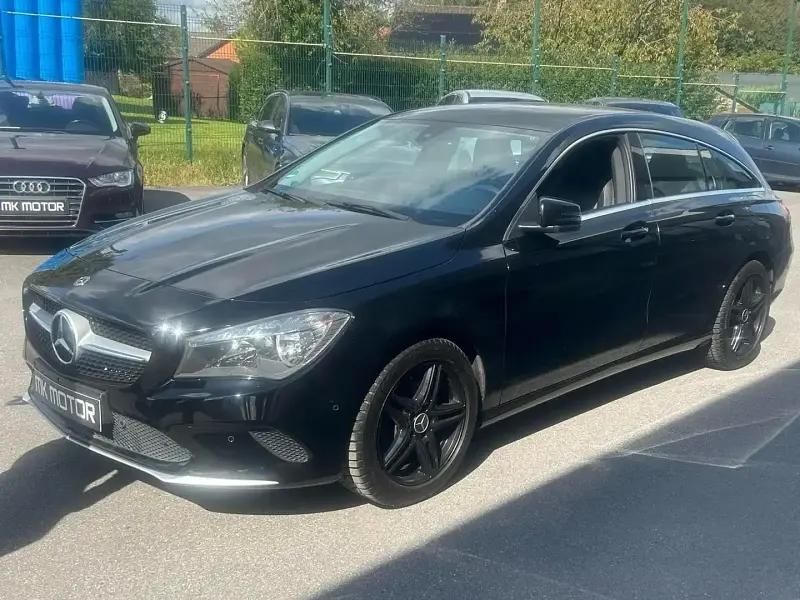 Noir Utilisé 2017 Mercedes CLA180 Berline | 12 000 € - Image 1/4