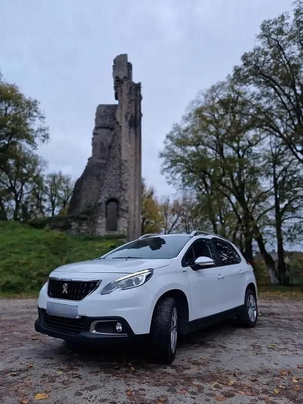 Blanc Occasion 2018 Peugeot 2008 Style SUV | 9 790 € (Bon prix) - Image 1/4