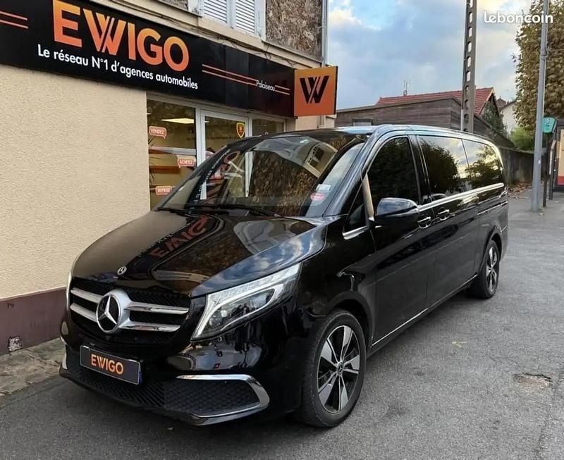 Noir Utilisé 2022 Mercedes V250 Avantgarde Monospace | 54 990 € - Image 1/4