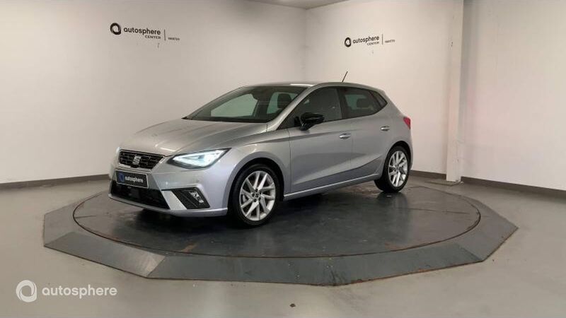 Gris urbain métal Utilisé 2024 Seat Ibiza FR Berline | 19 999 € (Prix juste) - Image 1/4