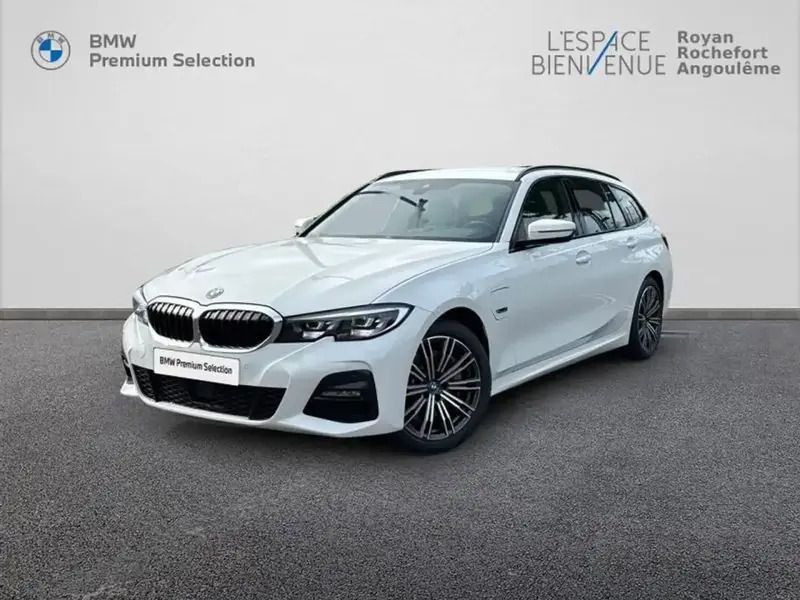 Blanc Utilisé 2022 BMW 330 Comfort Edition Coupé | 43 640 € (Prix juste) - Image 1/4