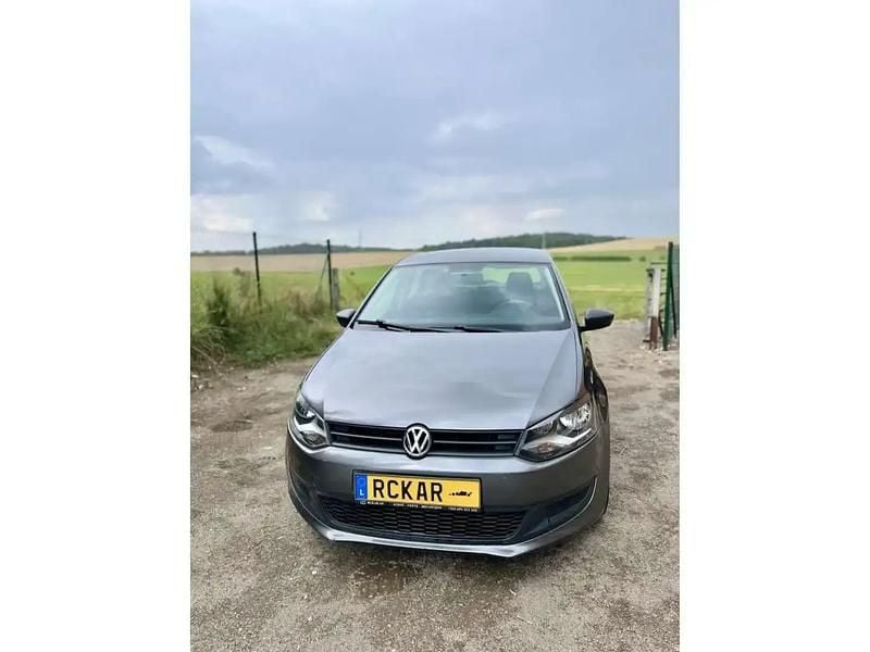 Gris Utilisé 2010 VW Polo Citadine | 5 990 € (Prix juste) - Image 1/4