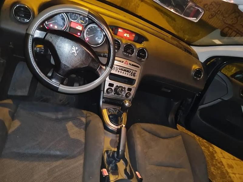 Utilisé 2011 Peugeot 308 Business-Line Berline | 2 200 € - Image 1/4