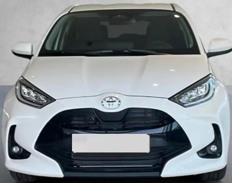 Blanc Utilisé 2025 Toyota Yaris Berline | 20 842 € - Image 1/4