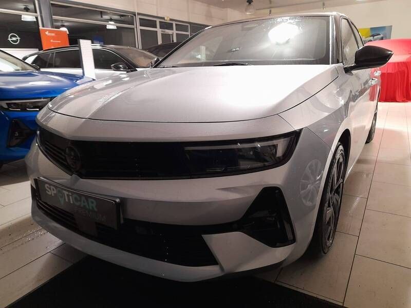 Gris Utilisé 2024 Opel Astra Berline | 29 790 € - Image 1/3