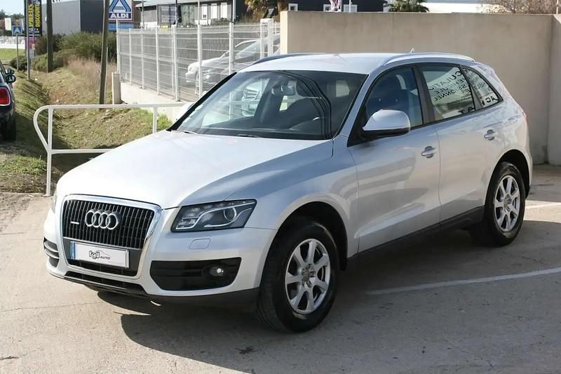 Gris Occasion 2010 Audi Q5 Ambiente SUV | 9 990 € (Prix juste) - Image 1/4