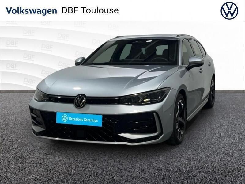 Argente Utilisé 2024 VW Passat R-line Coupé | 40 487 € - Image 1/3