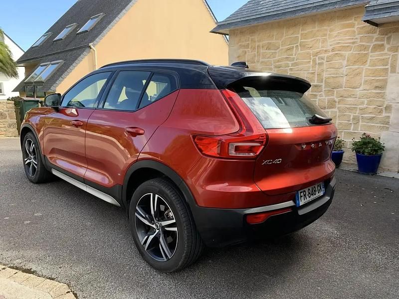 Rouge Utilisé 2020 Volvo XC40 SUV | 27 500 € (Prix juste) - Image 1/4