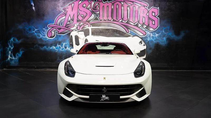 Blanc Utilisé 2013 Ferrari F12 Coupé | 294 900 € - Image 1/4