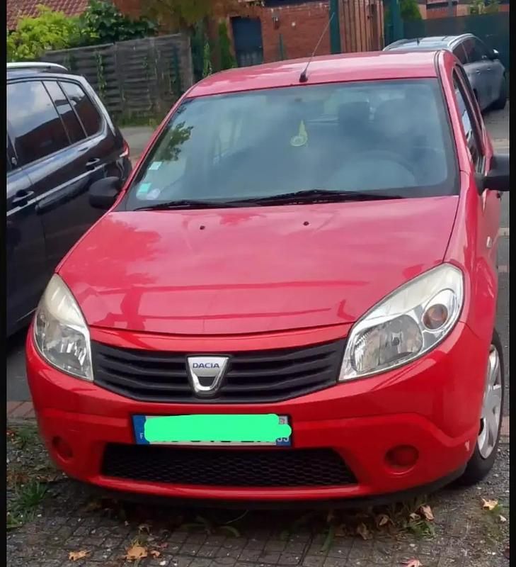 Utilisé 2010 Dacia Sandero Lauréate Citadine | 3 800 € - Image 1/4