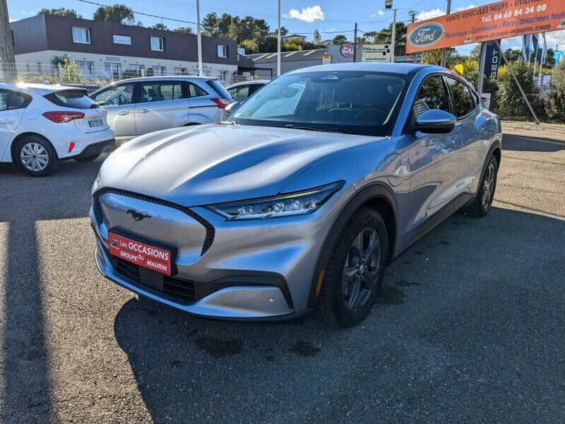 Gris Utilisé 2023 Ford Mustang Mach-E Extended Range SUV | 42 990 € (Prix assez cher) - Image 1/4