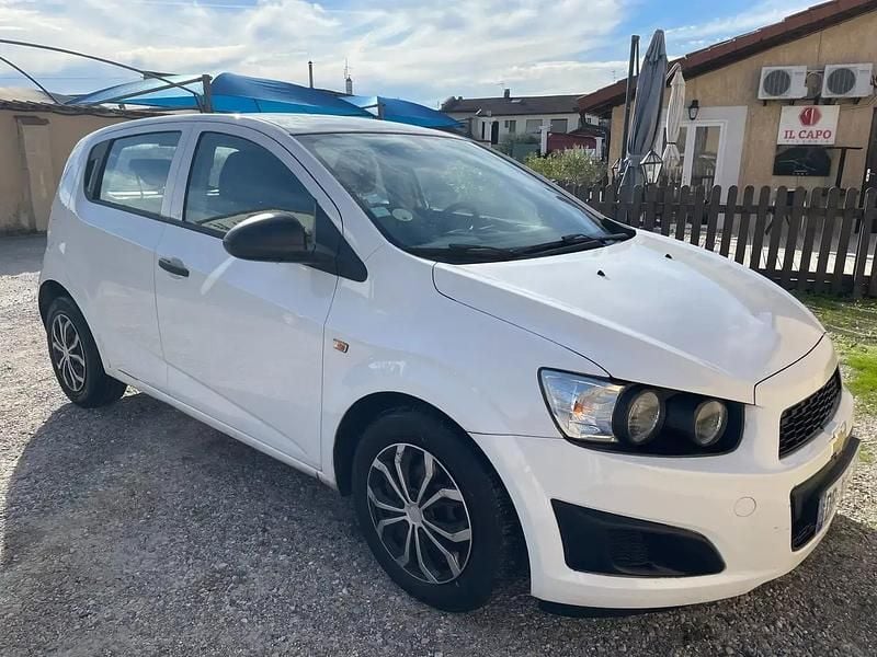 Blanc Utilisé 2014 Chevrolet Aveo LS Citadine | 3 500 € - Image 1/4