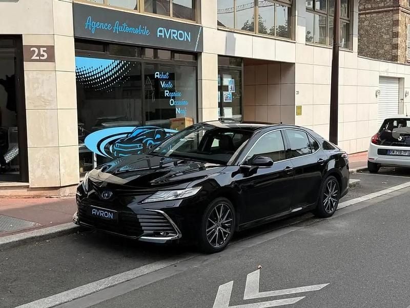 Noir Utilisé 2021 Toyota Camry Executive Berline | 26 490 € - Image 1/4