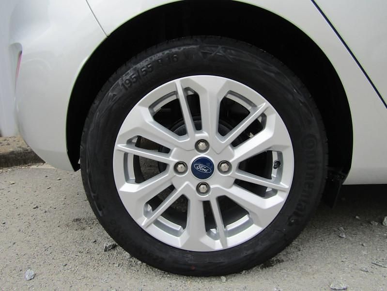 Occasion Ford Fiesta Business Edition 76 ch (55 kW) 2024 Gris Citadine