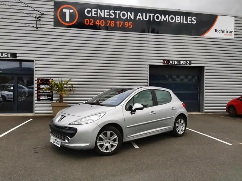 Gris Utilisé 2007 Peugeot 207 Premium Berline | 4 990 € (Prix cher) - Image 1/4