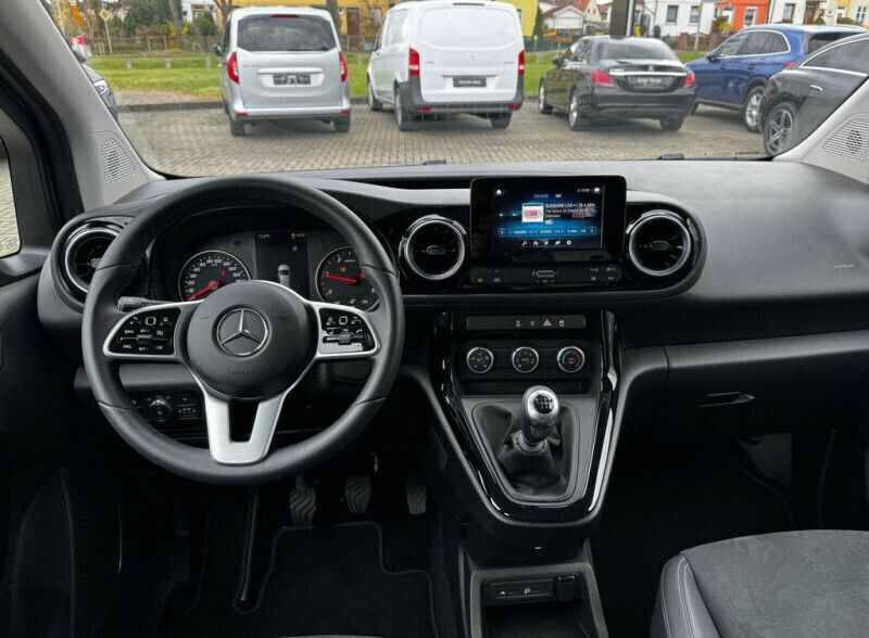 Image 2/4