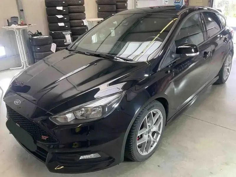 Noir Utilisé 2018 Ford Focus S Berline | 24 990 € (Prix cher) - Image 1/4
