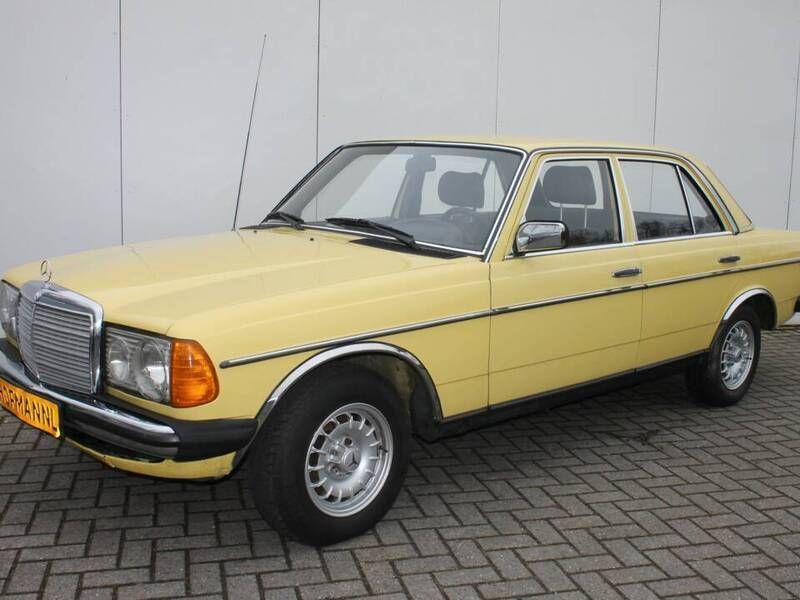 Jaune Utilisé 1982 Mercedes 200 Berline | 9 990 € - Image 1/4