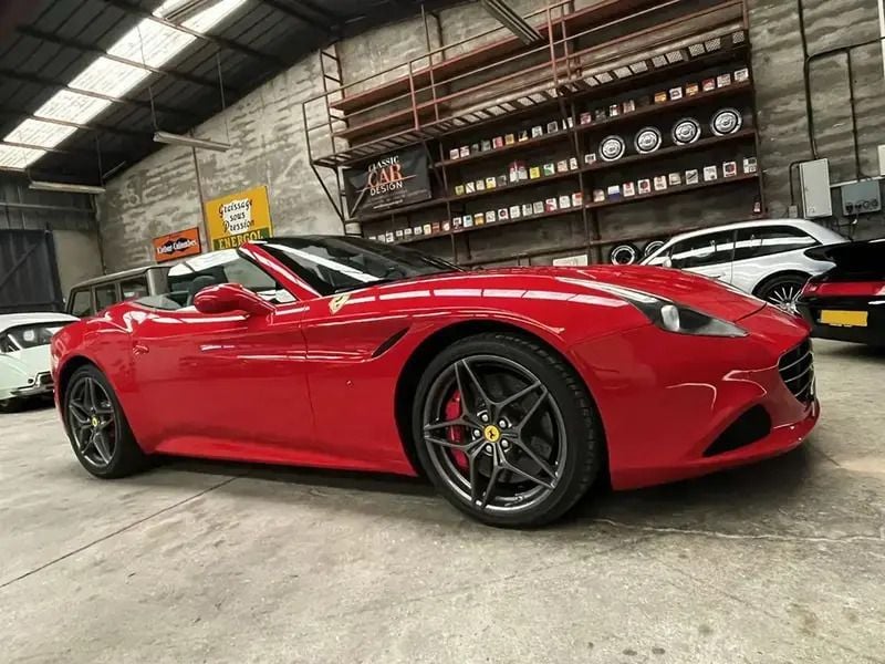 Rouge Utilisé 2017 Ferrari California Cabriolet | 155 900 € (Prix assez cher) - Image 1/4