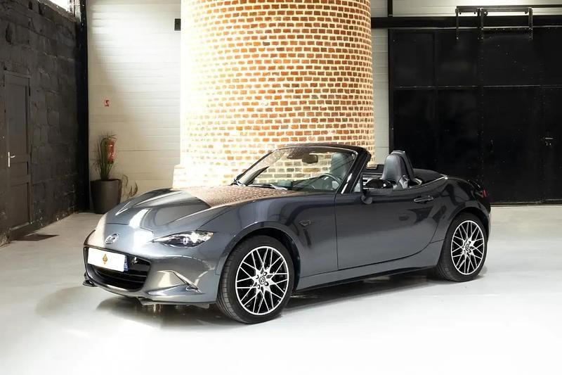 Gris Utilisé 2018 Mazda MX5 Selection Cabriolet | 24 990 € - Image 1/4
