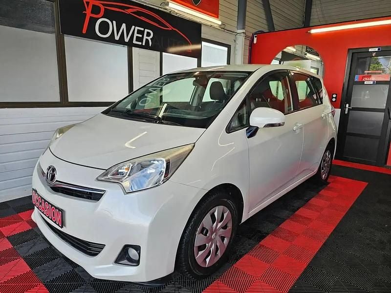 Blanc Occasion 2013 Toyota Verso-S Berline | 5 990 € - Image 1/4
