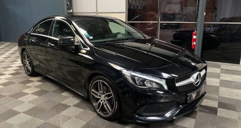 Noir Utilisé 2017 Mercedes CLA200 AMG line Coupé | 21 990 € (Super prix) - Image 1/4