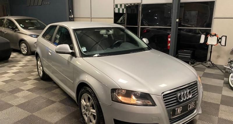 Gris Utilisé 2010 Audi A3 Ambiente Berline | 7 500 € - Image 1/4