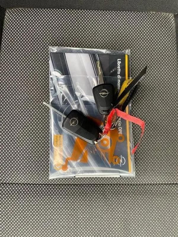 Gris Occasion 2015 Opel Zafira Edition Monospace | 9 890 € - Image 1/4