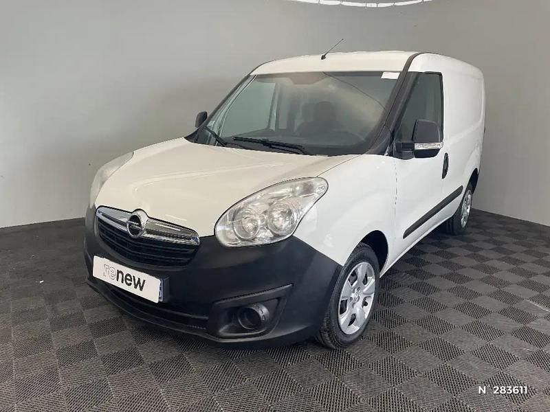 Blanc Utilisé 2016 Opel Combo Monospace | 9 990 € - Image 1/4
