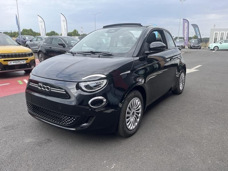 Onyx black pastel Utilisé 2025 Fiat 500e Cabriolet | 33 999 € - Image 1/4