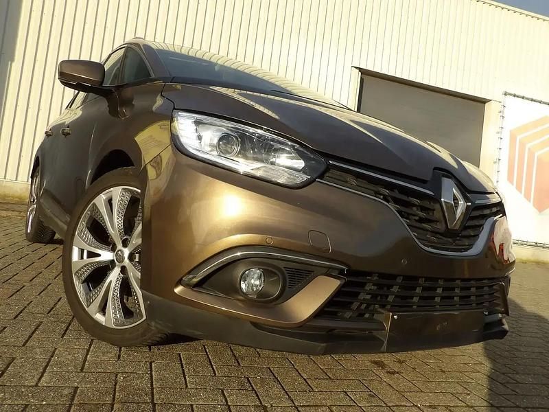 Bronze Occasion 2017 Renault Grand Scénic Intens Monospace | 8 850 € - Image 1/4