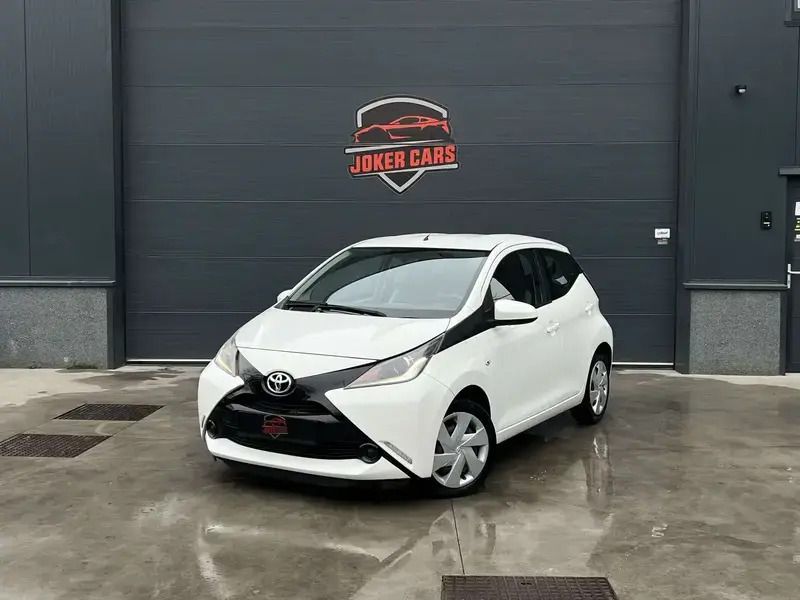 Blanc Utilisé 2015 Toyota Aygo X-play Citadine | 10 250 € (Prix juste) - Image 1/4