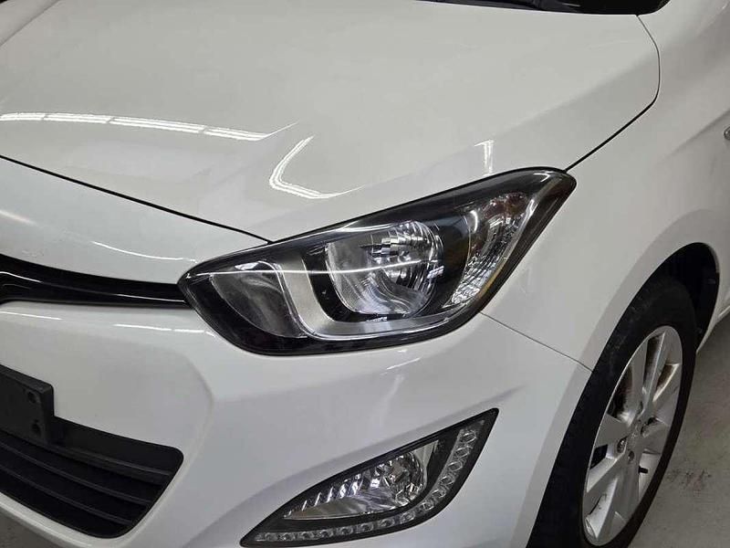 Occasion Hyundai i20 84 ch (61 kW) 2013 Blanc Citadine