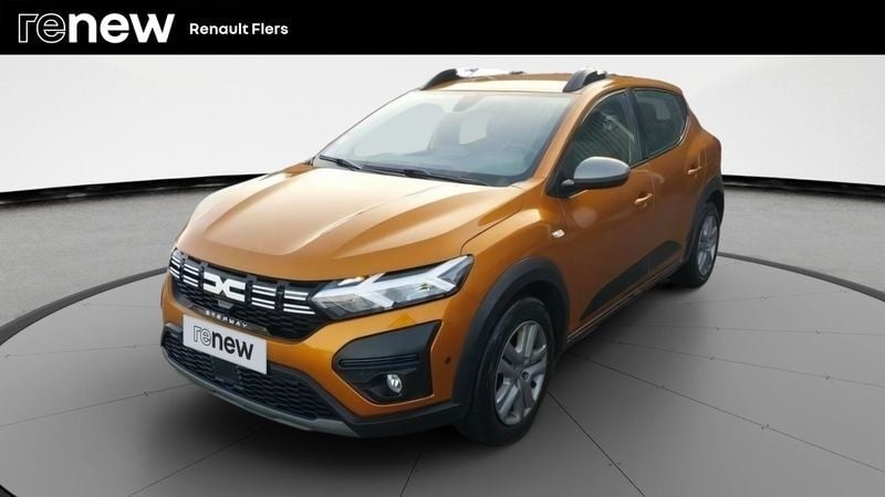 Orange Utilisé 2023 Dacia Sandero Expression Citadine | 15 680 € (Prix juste) - Image 1/4
