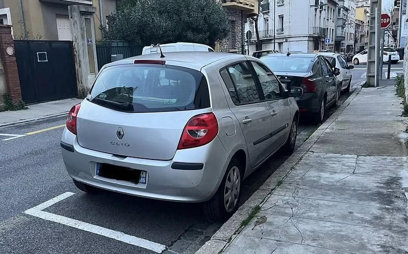 Occasion 2007 Renault Clio II Authentique Berline | 2 400 € (Bon prix) - Image 1/4